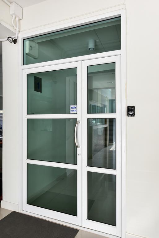 B32 Apartment Bangkok Exterior photo