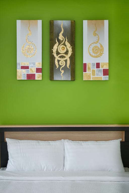 B32 Apartment Bangkok Exterior photo