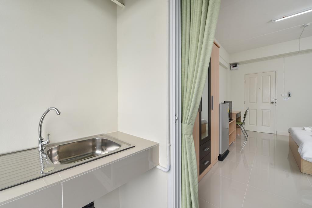B32 Apartment Bangkok Exterior photo