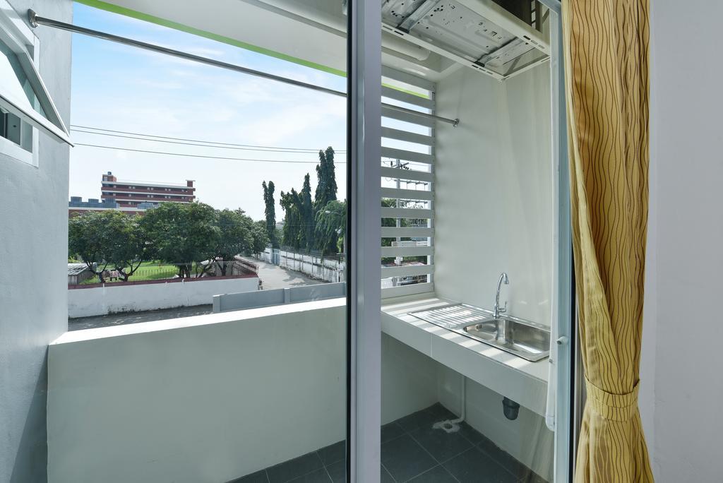 B32 Apartment Bangkok Room photo